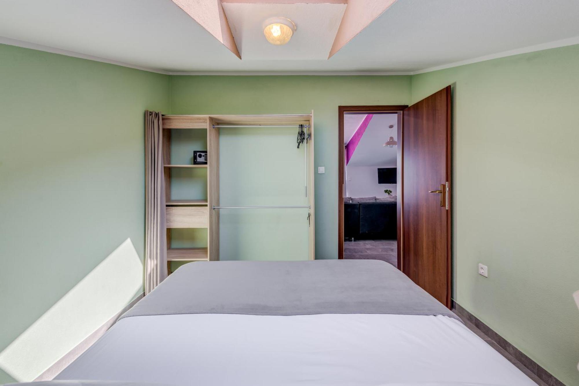 Deepwater House Apartment Slatine Exterior photo